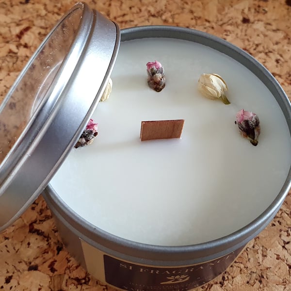 Si Fragrace Soy  Wax Candle - an captivating fragrant natural gift