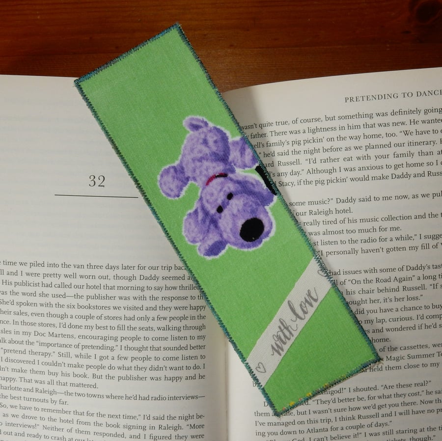 Bookmark velvet effect with purple dog