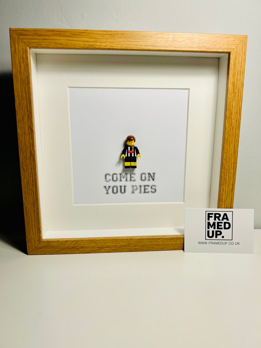 NOTTS COUNTY - FRAMED CUSTOM LEGO MINIFIGURE