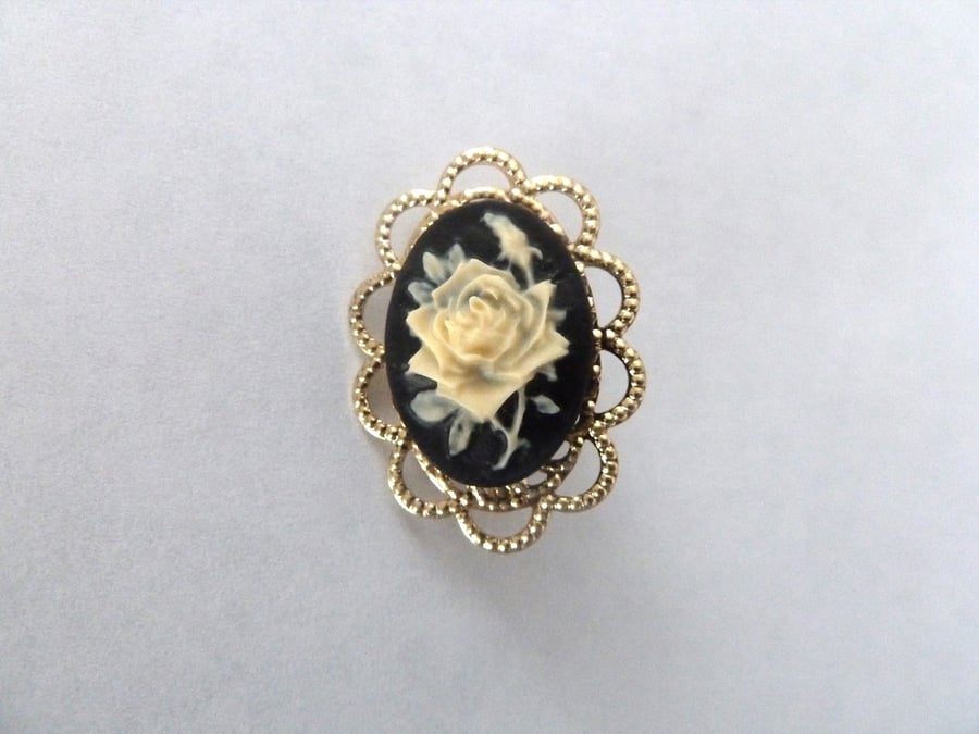 small flower brooch