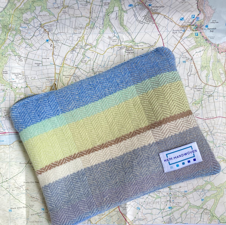 Shoreline Handwoven Zipped Pouch