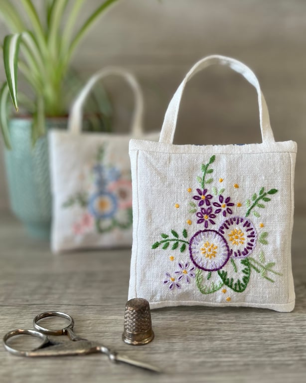 Vintage Floral Embroidered Linen Lavender Bag