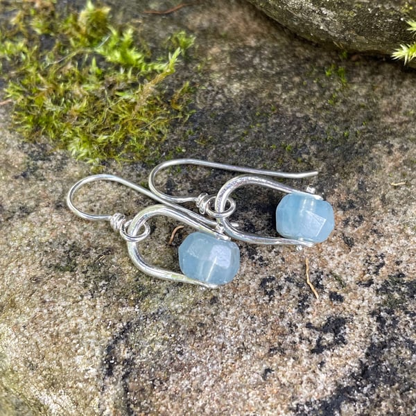 Silver and aquamarine small dangle earrings 