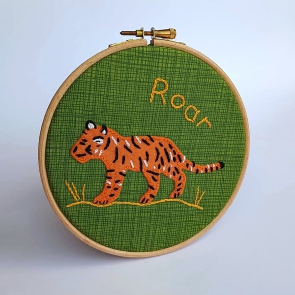 Embroidered hoop art - Tiger Roar Green