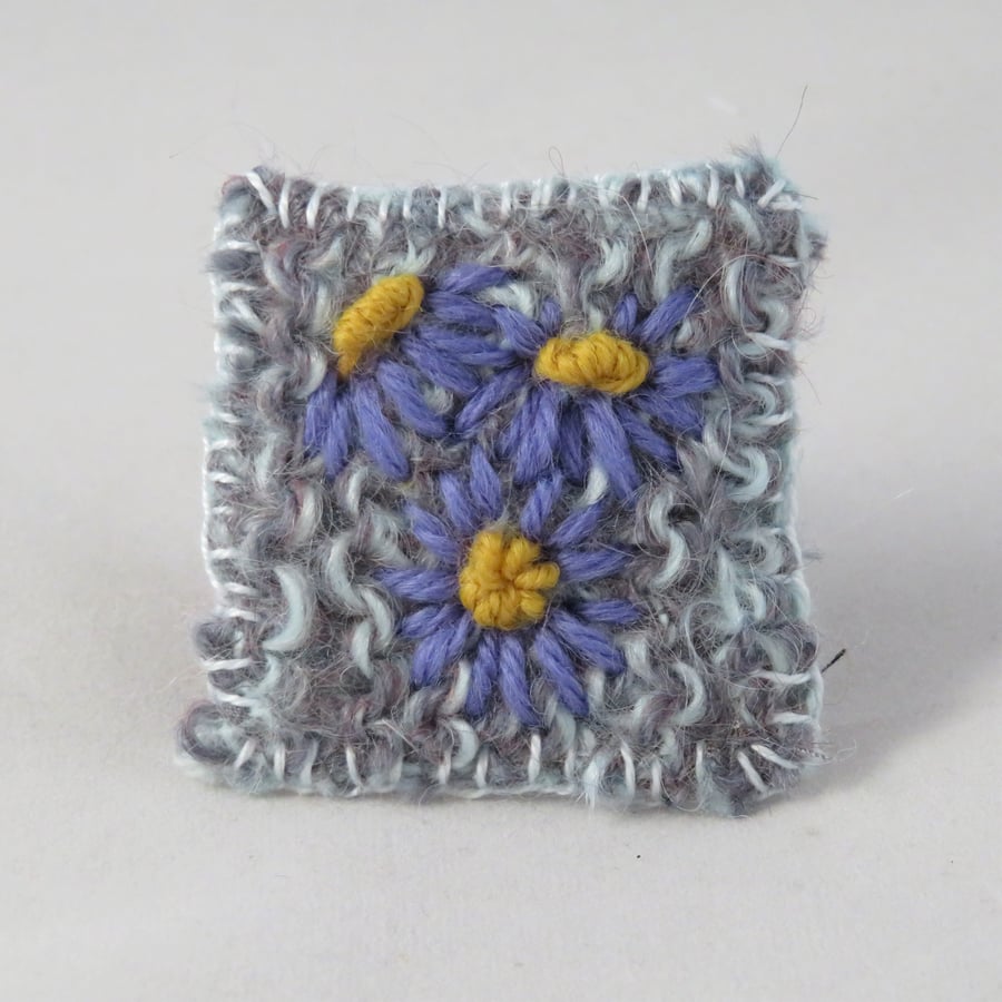 Brooch - Lilac Daisies - Embroidered and knitted brooch