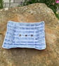 Ridged soap dish
