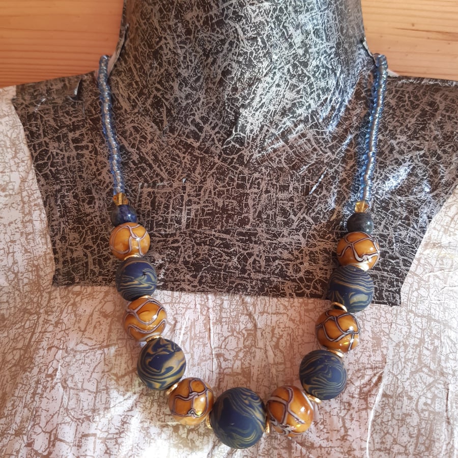 Stylish necklace in navy and gold