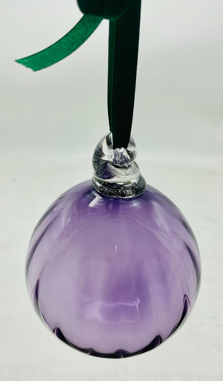 Plain Ribbed Baubles with Ribbon