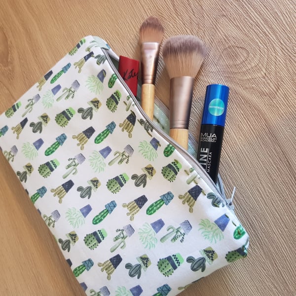 Cactus make up bag 