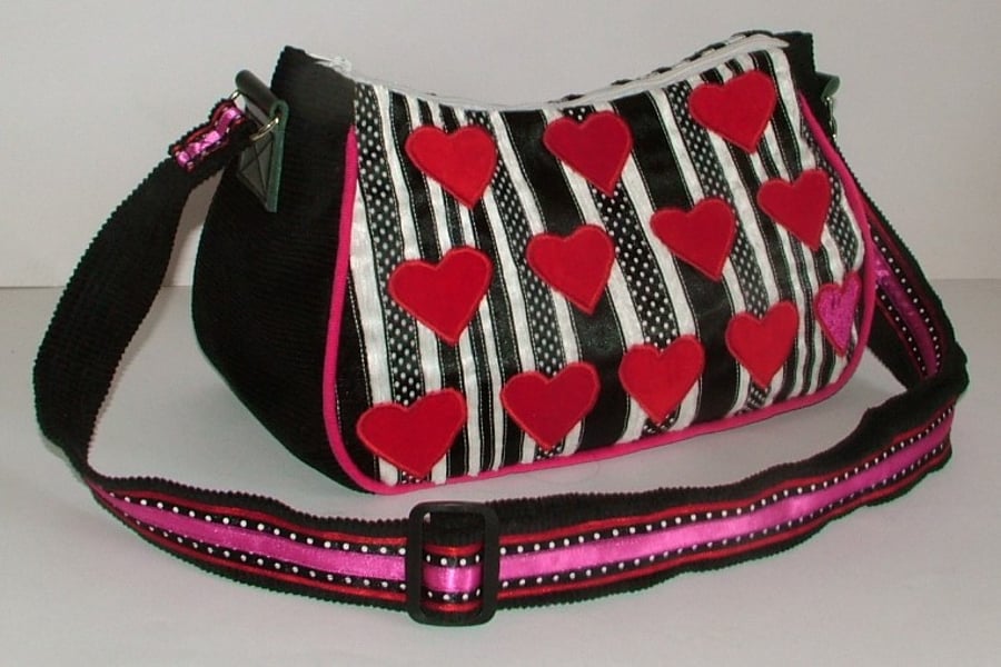 Hearts and kisses - Red and pink striped handbag