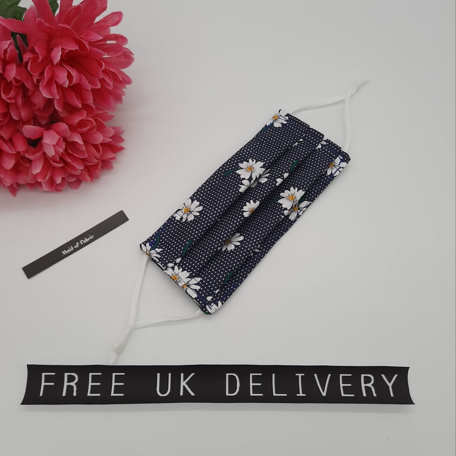 Face mask,  small,  adjustable,  3 layer,  nose wire, washable in navy daisy 