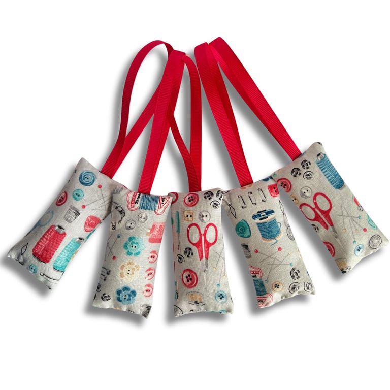 Lavender bags with loops - Stitch in Time