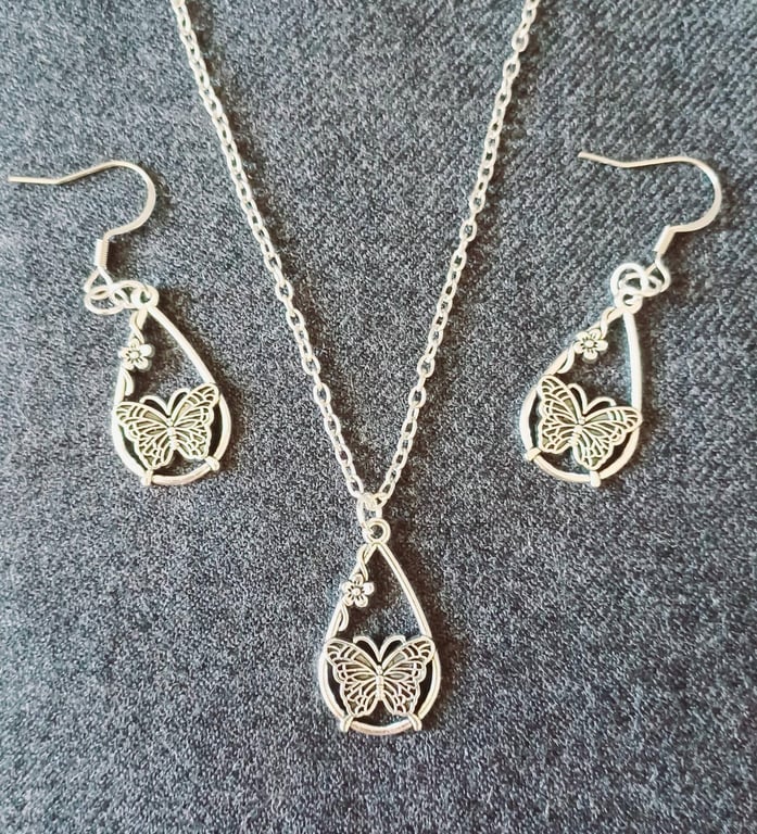 Butterfly Necklace and Earrings Set