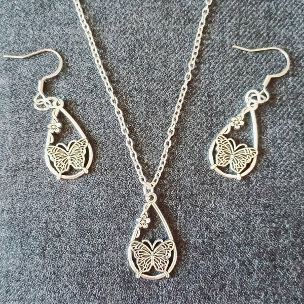 Butterfly Necklace and Earrings Set