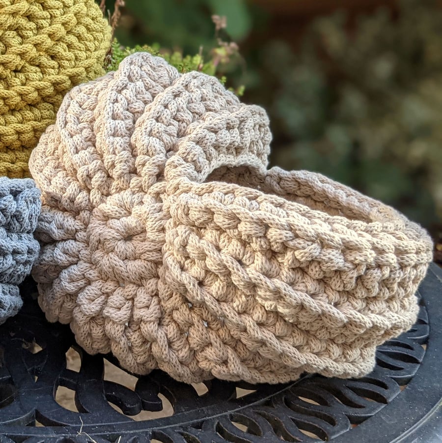 Crochet ammonite basket, crochet shell, home decor, plant holder, new home gift