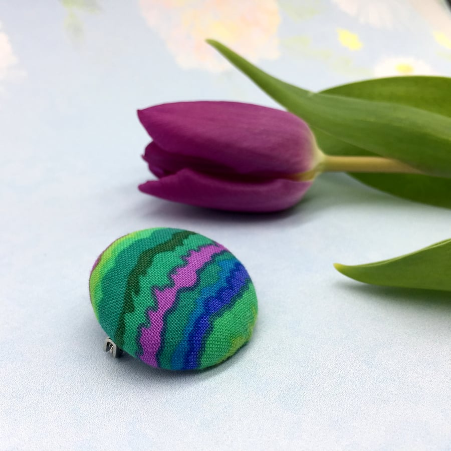 Jupiter stripes fabric button brooch space fans