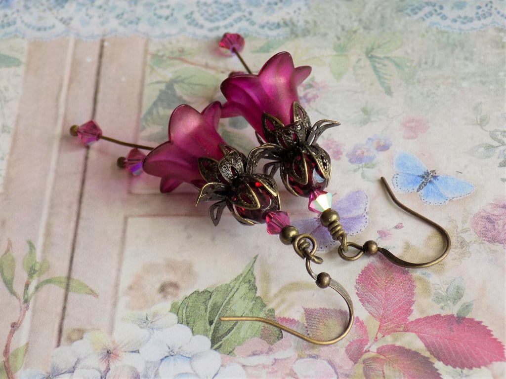 Wild Plum Hand Painted Lucite Flower Earrings, Floral Boho Dangle Vintage Style 