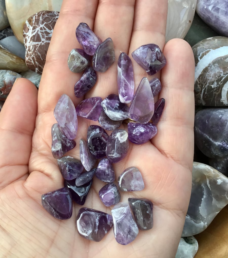 Selection of Mixed Polished Irregular Shaped Amethyst Gemstone Tumblestones.