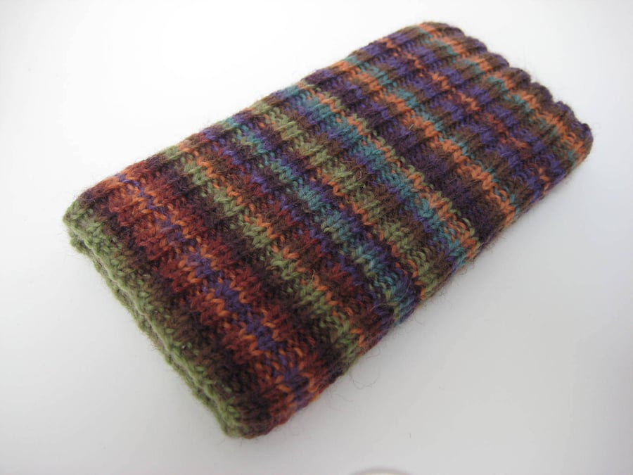 hand knitted mobile iPhone 6 7 8 wool cosy