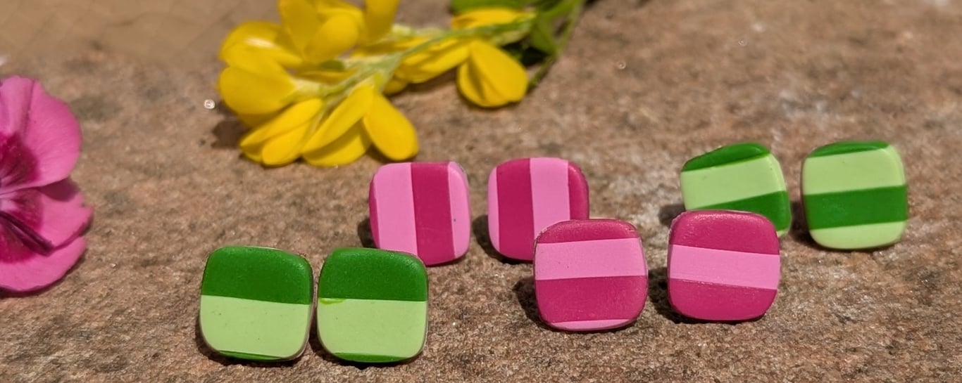 Green stripes square studs