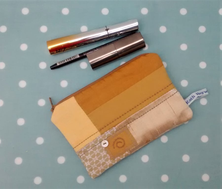 Make Up Bag , Zipped Fabric Pouch