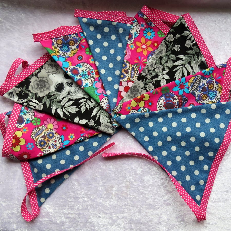 Bunting. Halloween bunting. 9 flags, double sided bunting. 236cm length. Skulls.