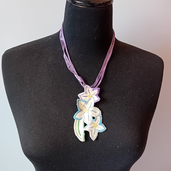 Embroidered Flower Necklace - Three Flowers