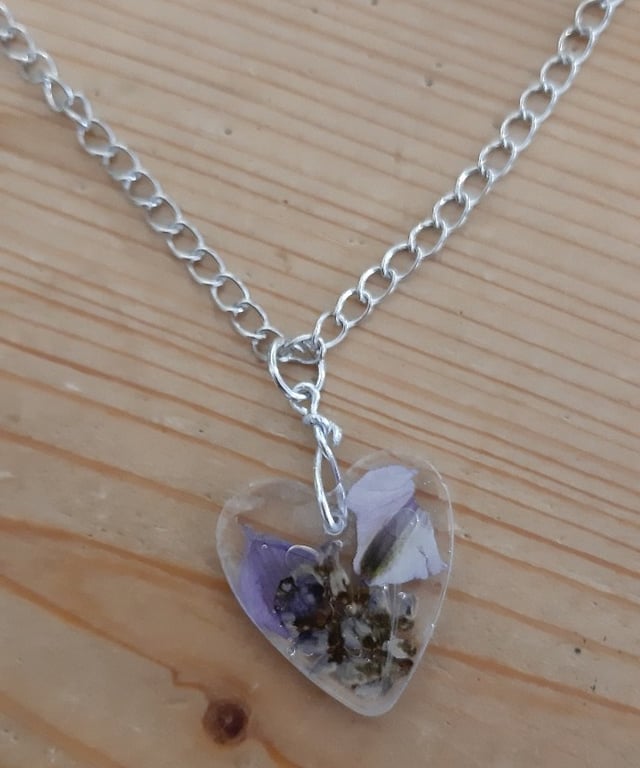 Heart-Shaped Resin Pendant Necklace with Dried Pressed Flower (Design17)
