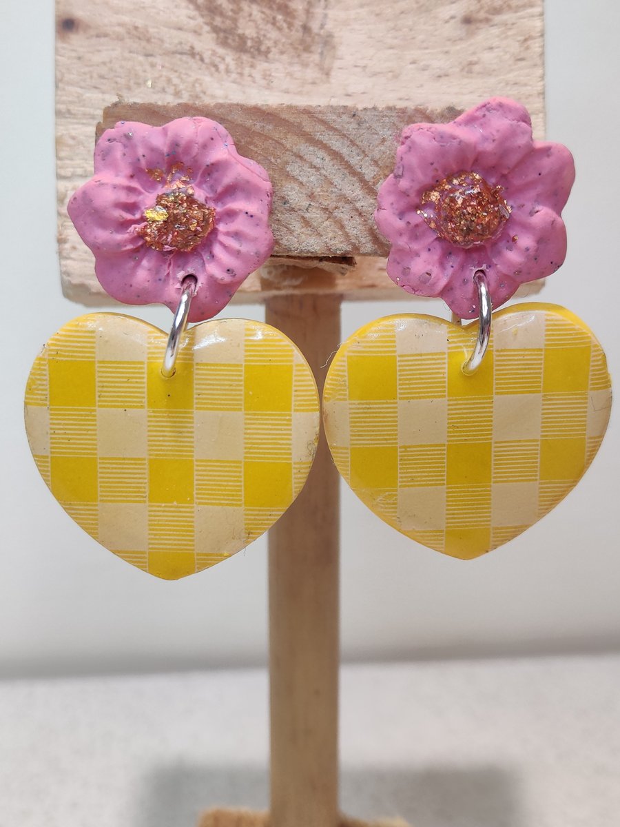 Gingham heart flower earrings- oopsy
