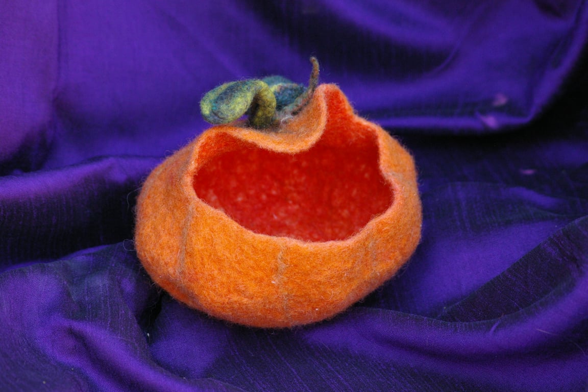 Handmade Felted Wool Pumpkin Bowl – Decorative Treat & Storage Basket