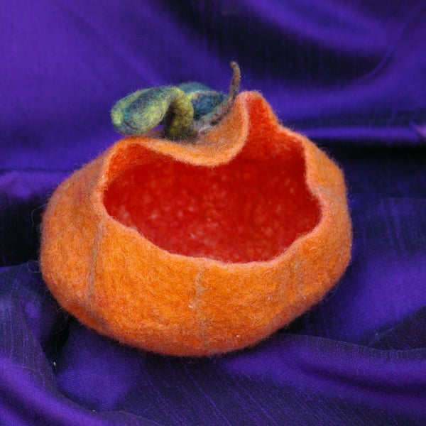 Handmade Felted Wool Pumpkin Bowl – Decorative Treat & Storage Basket