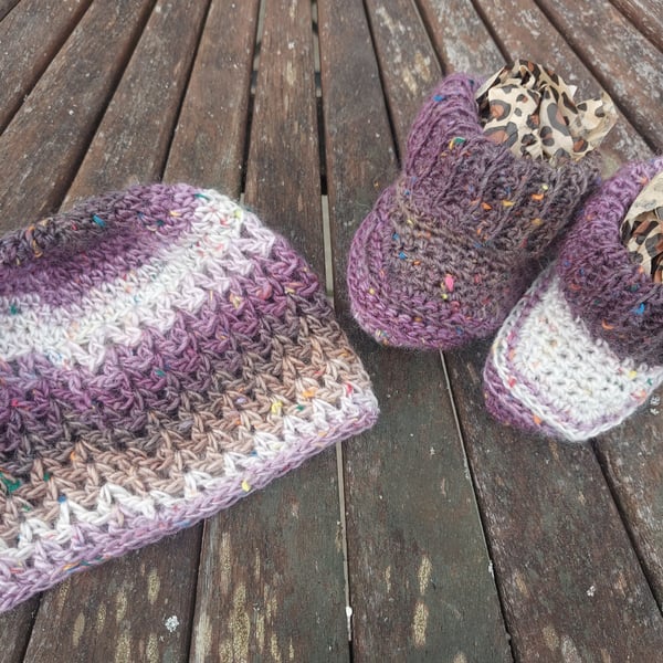 Baby Booties & Hat Set 3-6 months