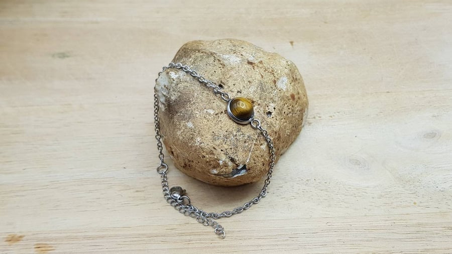 Hypoallergenic Tiger's eye chain bracelet. Stainless steel