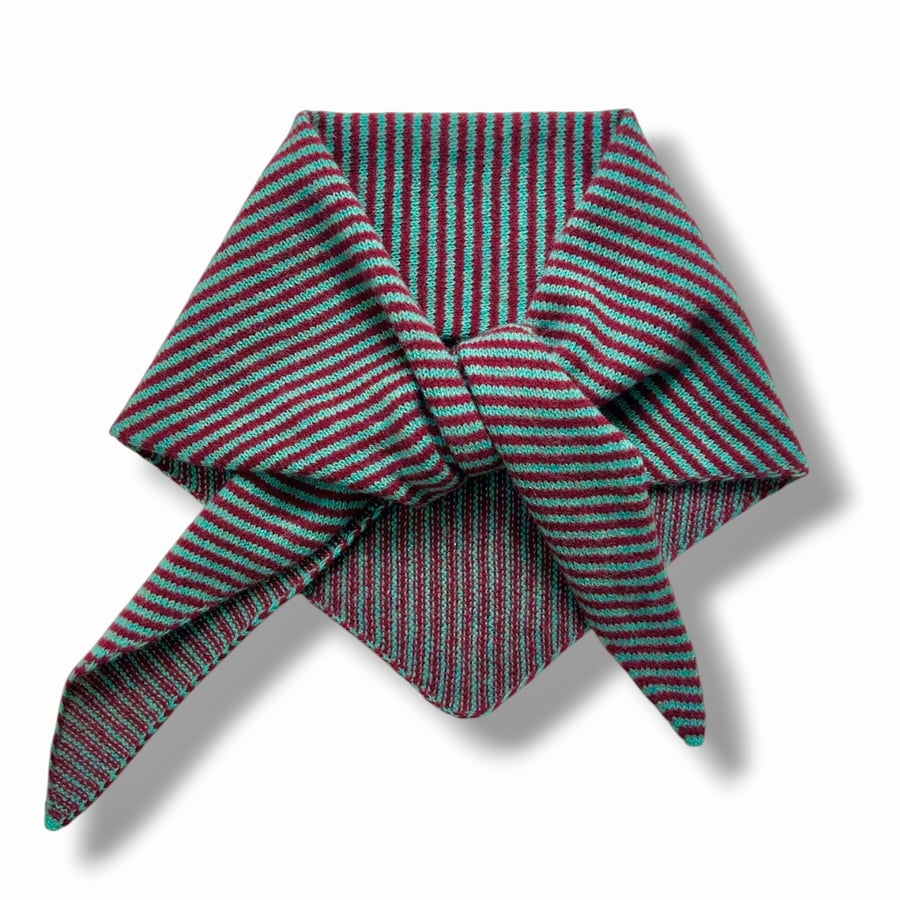 Fine stripe Triangle Scarf (NEW)