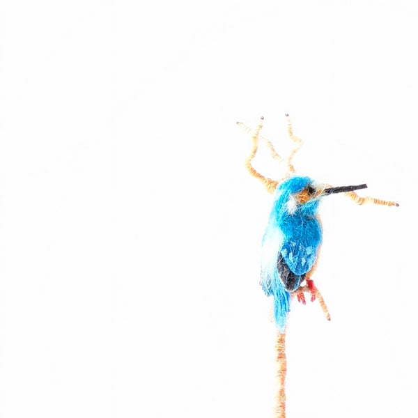 Bird art. Miniature. Resting. Kingfisher. Wool sculpture.