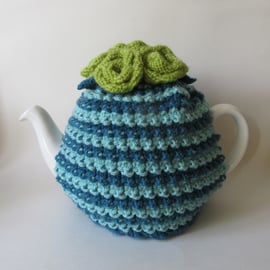 Tea cosy Tea cosie - knobbly stripe with roses