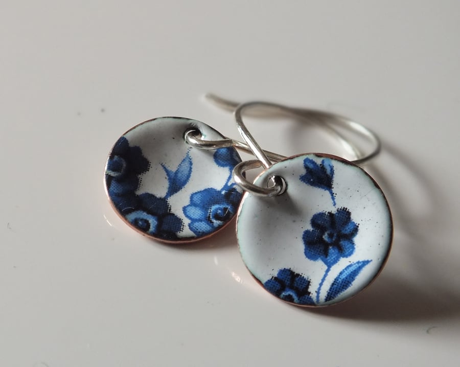 Blue and white enamelled earrings