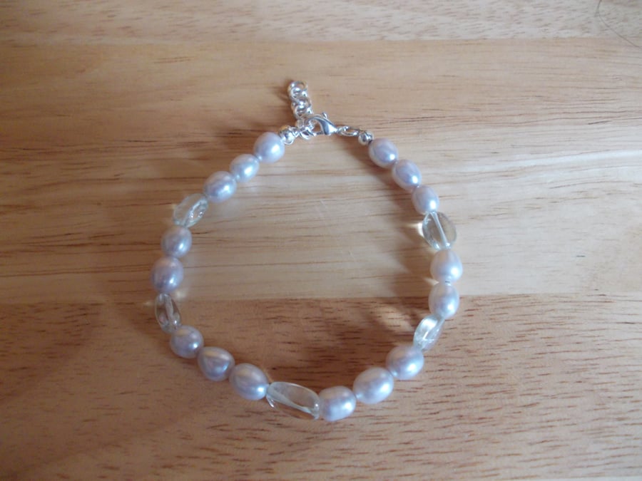 Silver pearl and green amethyst bracelet