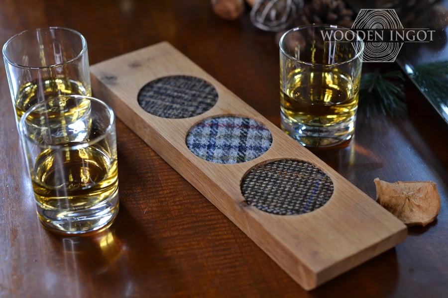 3-hole Oak whisky tasting board for 65mm - comes with 3 rocks glasses