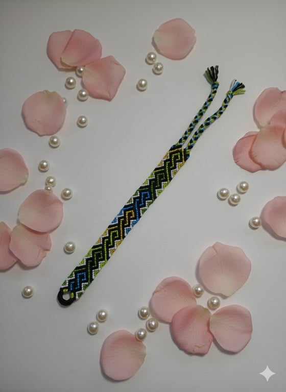 Zigzag Pattern Friendship Bracelet – Handmade Boho Jewellery in Vibrant Colours