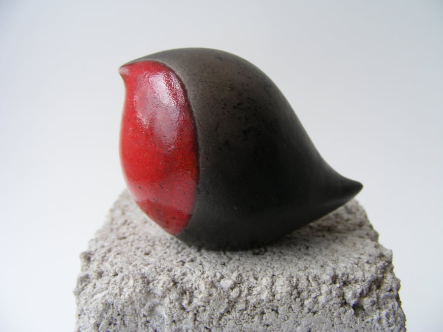 Baby raku fired robin (2)