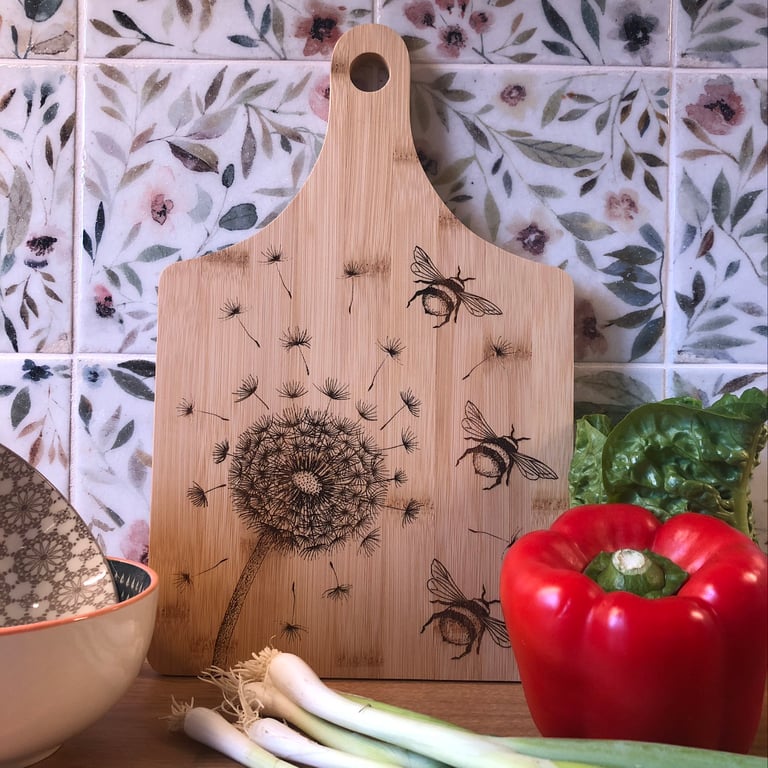 Bamboo wooden bee chopping board laser engraved with original artwork