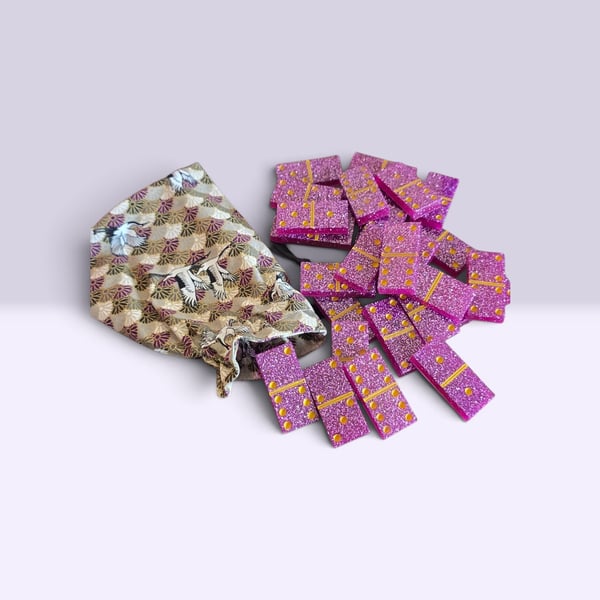 Handmade set of 28 domino's with drawstring bag