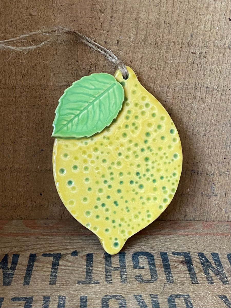 Ceramic Lemon decoration light leaf