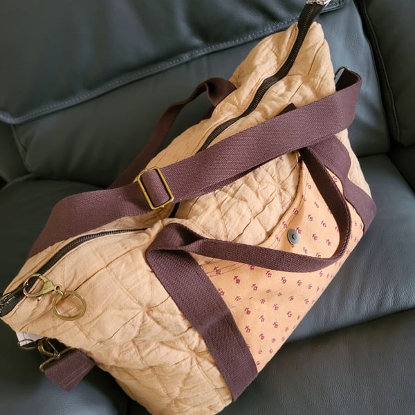 Handmade Oxbow Overnight Tote – Quilted Jacquard in Neutral Beige