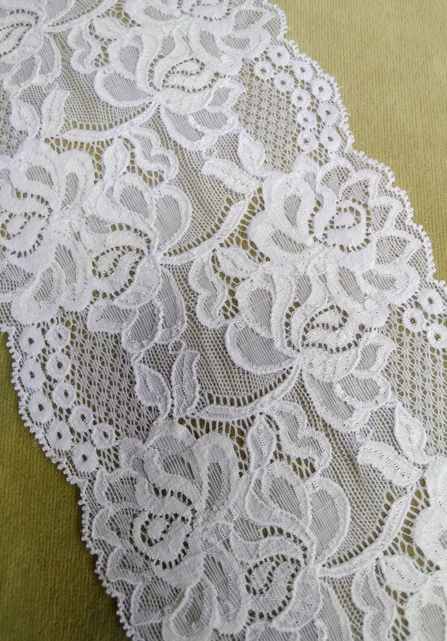 3 metres beautiful IVORY 13.25 cm wide nylon floral LACE trim for sewing project