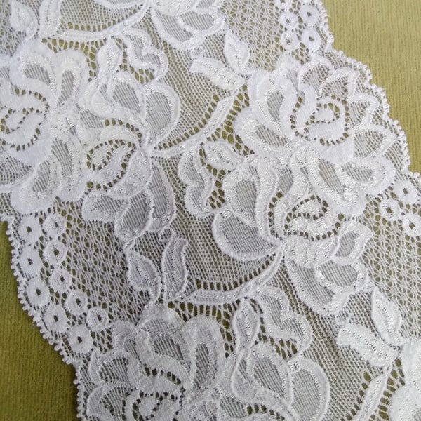 3 metres beautiful IVORY 13.25 cm wide nylon floral LACE trim for sewing project