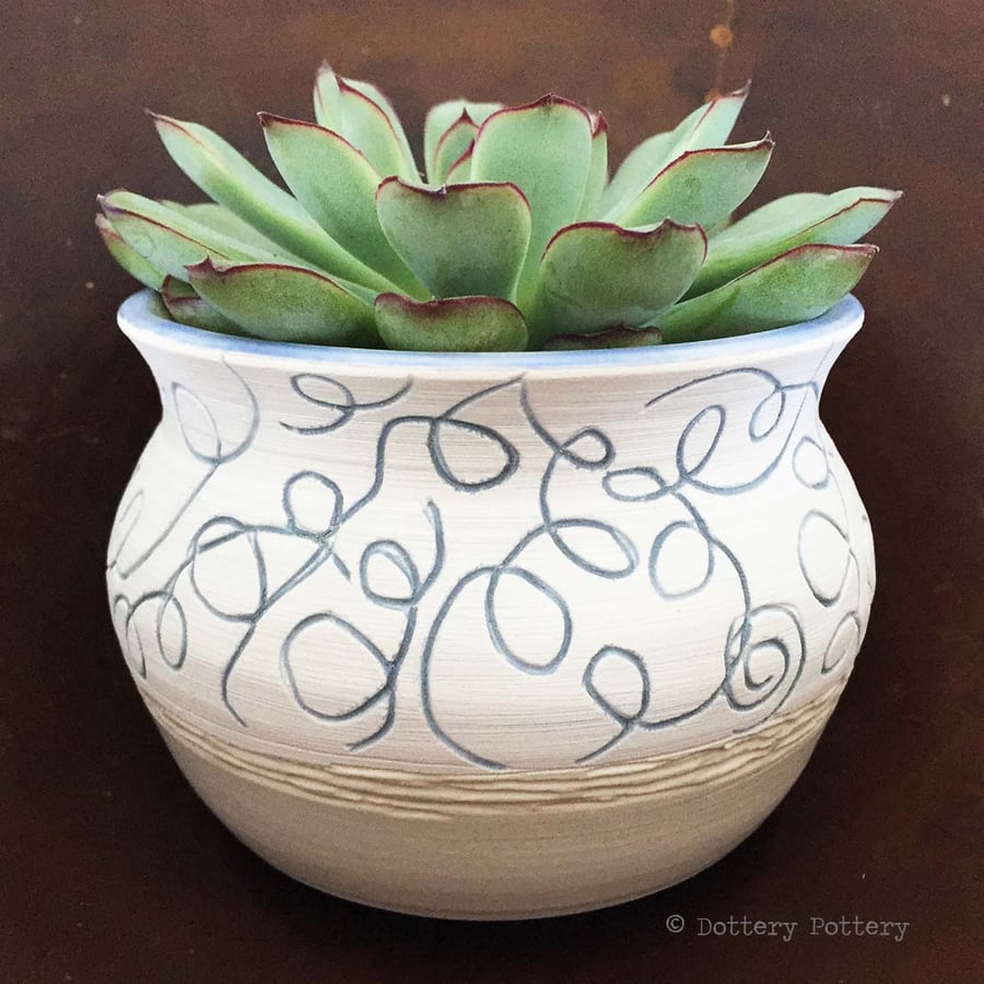 Handthrown ceramic pot small pottery bowl ceramic pot