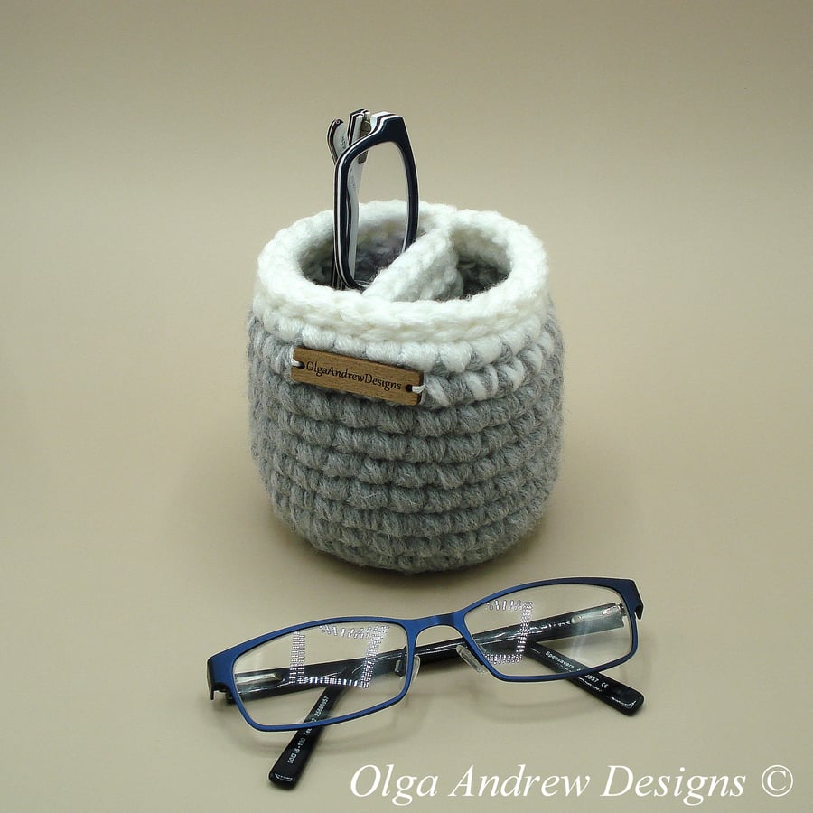 Soft divided eyeglass holder, 2 pair glasses stand, multiple glasses organizer