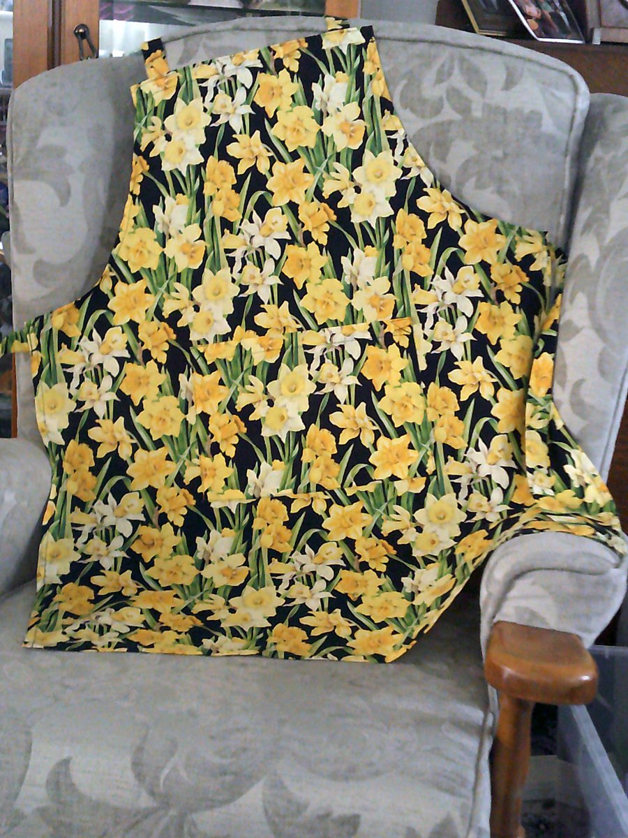 Daffodils on Black Adult Apron